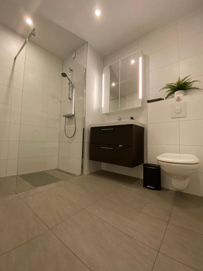 Ijsvogel Apartment, Duplex Family Home 4-Bed Located On The Largest Saltwater Lake Брёйниссе Экстерьер фото